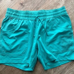 Columbia women’s 5 inch shorts size small